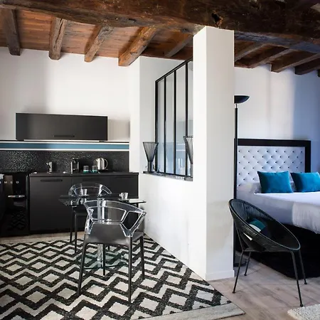 Chateau De La Ronde Guest house