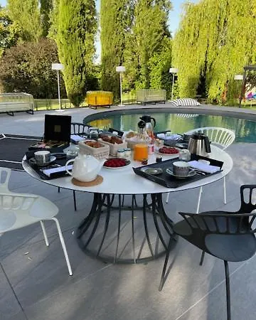 Guest house Chateau De La Ronde Vivy