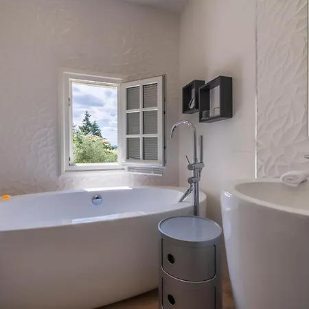 Konukevi Chateau De La Ronde