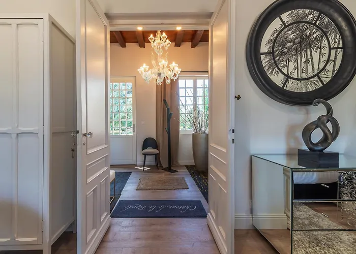 Pensjonat Chateau De La Ronde 4*